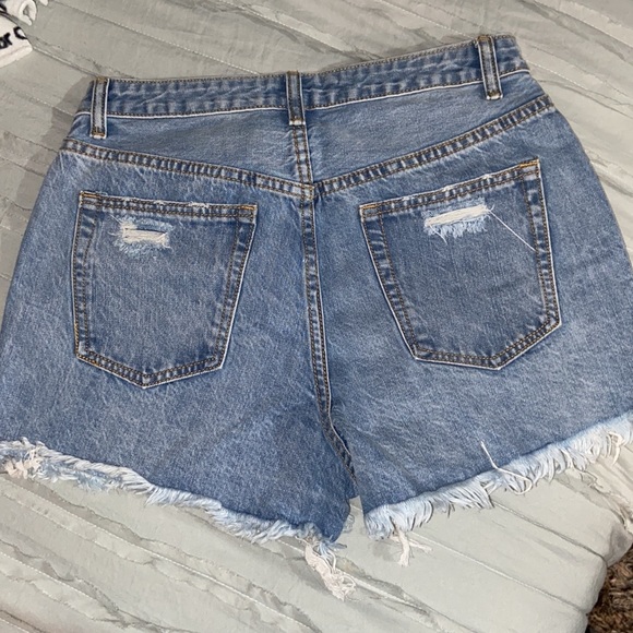 Signature 8 Distressed shorts - Picture 3 of 4